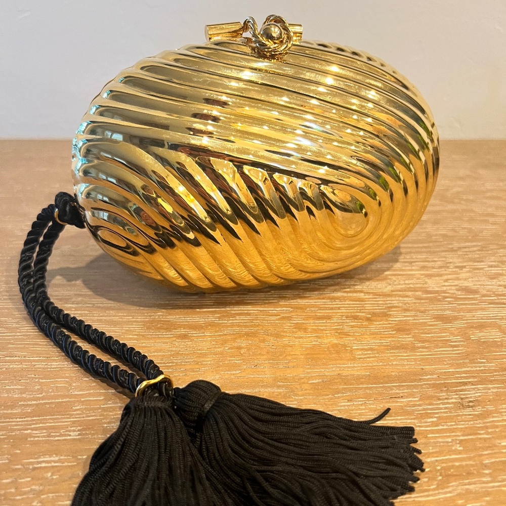 Vintage 1980s Germaine Monteil Gold Metal Clamshell Clutch